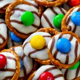 pretzel M&M hugs