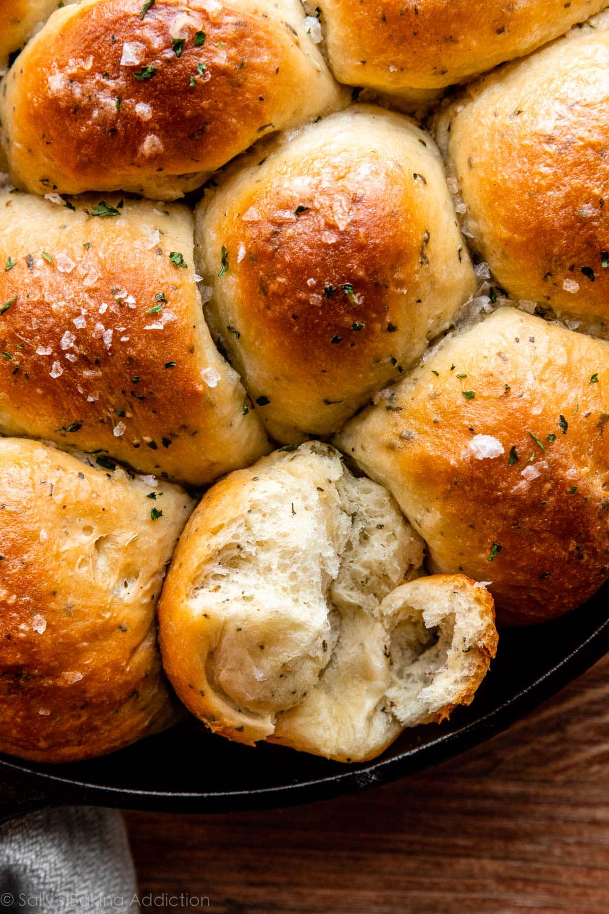 rosemary garlic dinner rolls in skillet