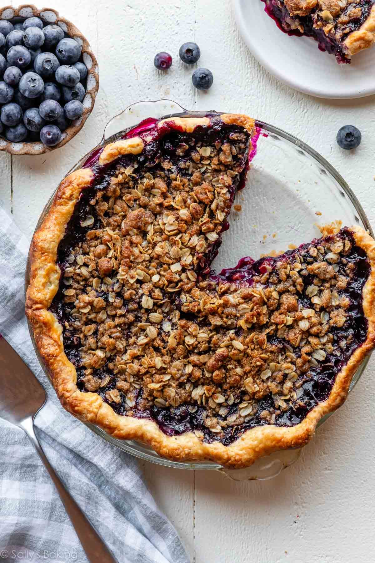 blueberry crumble pie.