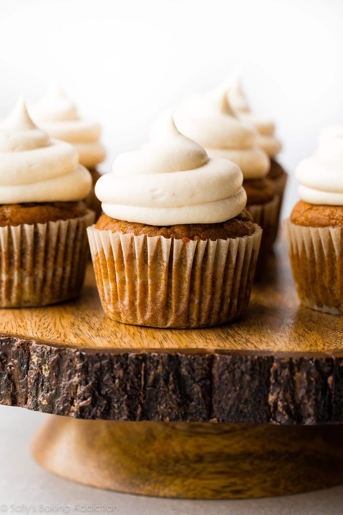 pumpkin cupcakes with cream cheese frosting
