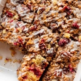cranberry pecan Christmas breakfast crumb cake.